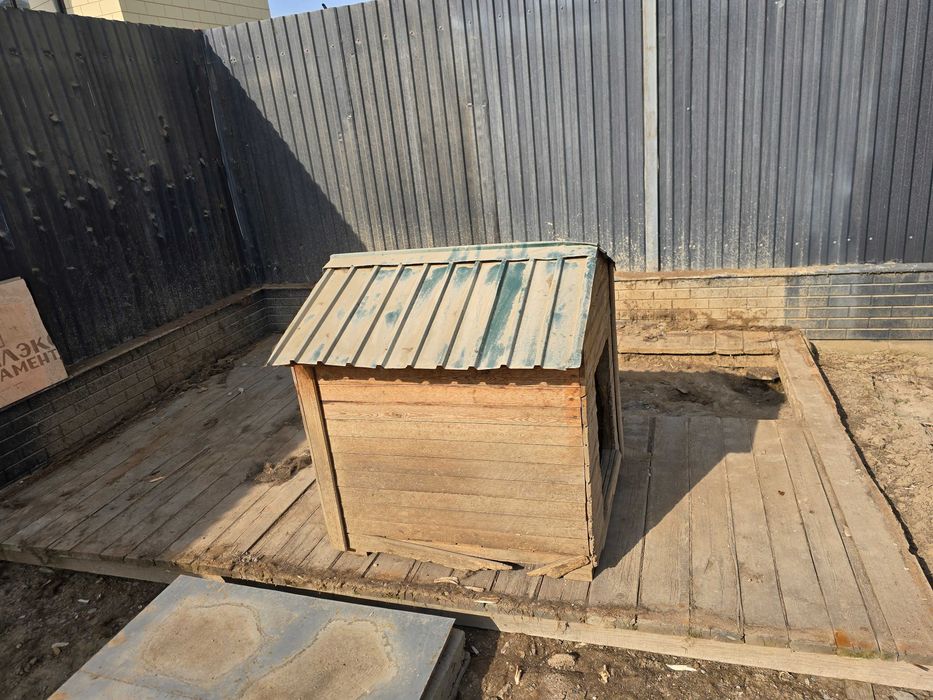 Будка для собаки крупных пород б/у