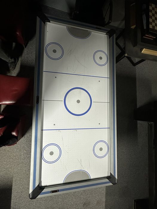 Masa Air Hockey folosita aprox 5 ore