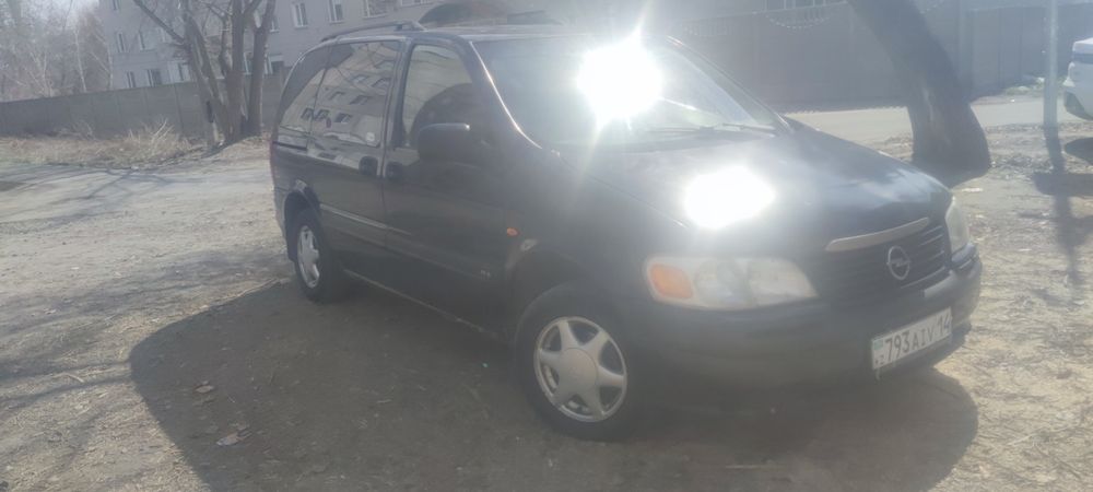 Опель Синтра 2.2 бензин,1999г