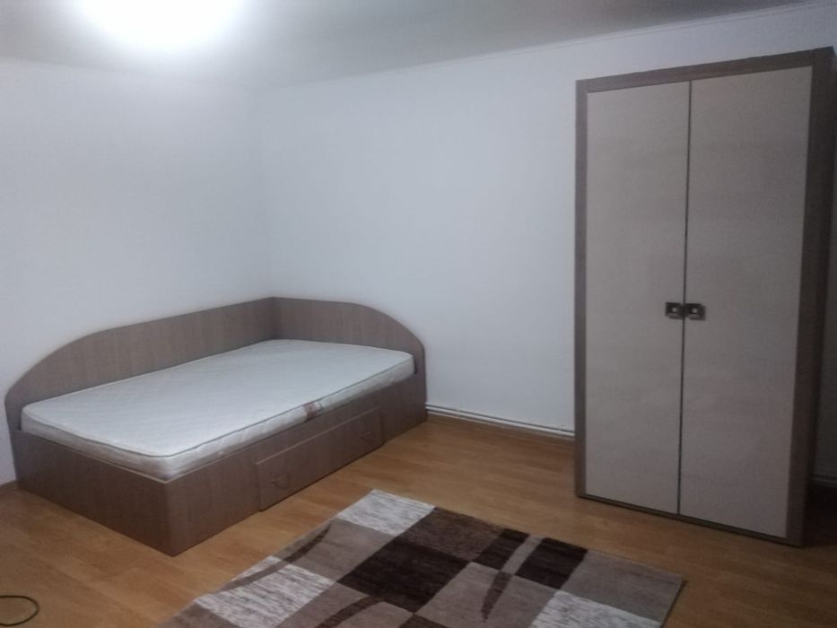 Inchiriez garsonieră