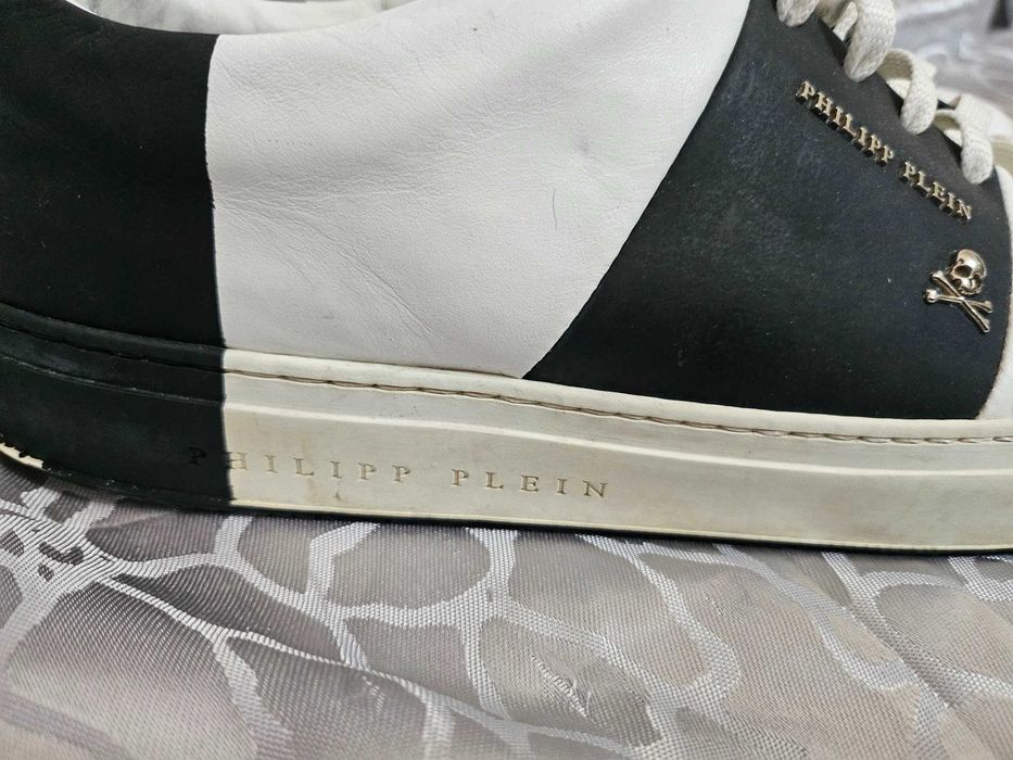 Продават се мъжки кецки филип плейн