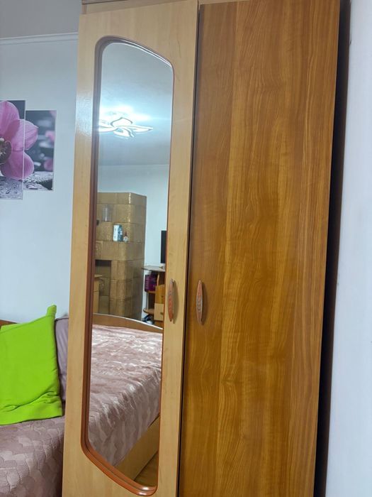 Mobila dormitor in stare buna