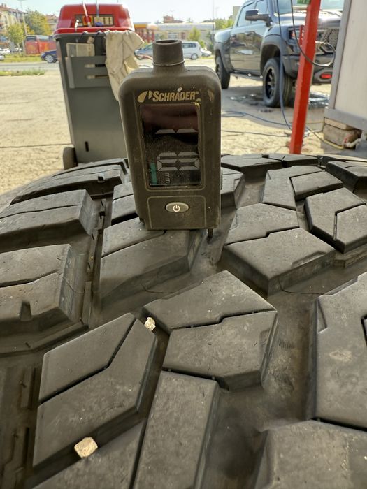 Гуми RT 33x12.x20