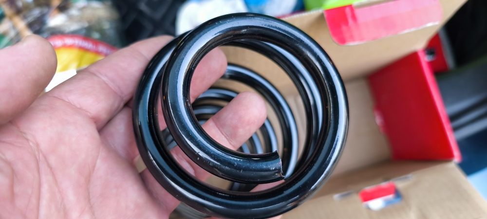 Пружини заден мост шкода Октавия 2