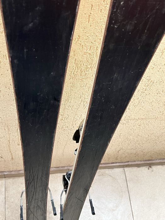 Schiuri DYNASTAR 172