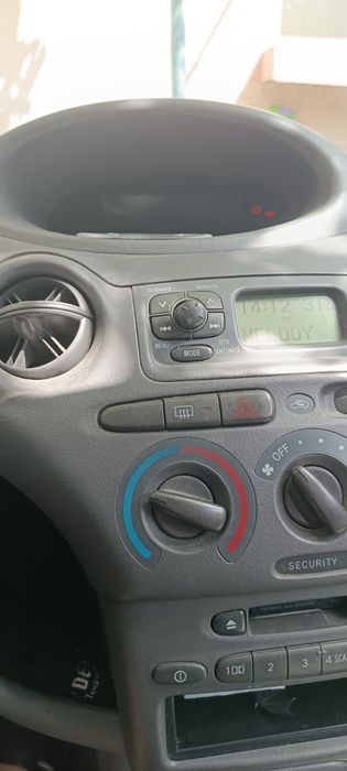 Лек автомобил Toyota Yaris