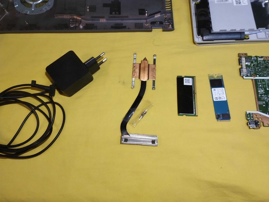 Laptop Asus X515J dezmembrez piese ecran 15 inci