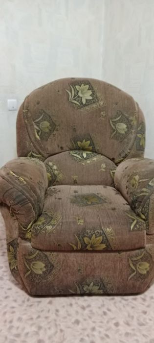 За 2 Кресла  10000 мебельная ткань