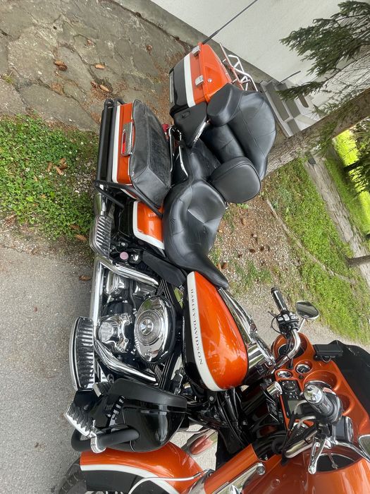 Motocicleta Harley Davidson FLHTCUI