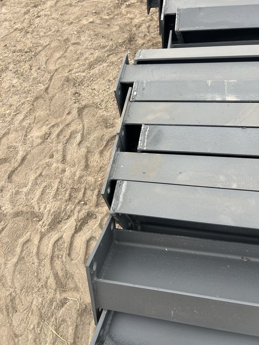 Vând hală structura metalică 10x30x4 la pretul de 4500 euro