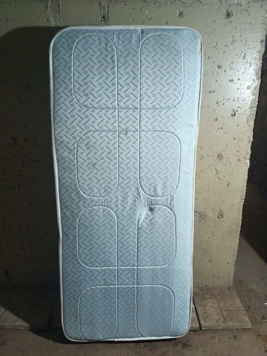 Матрас детский в отличном состоянии