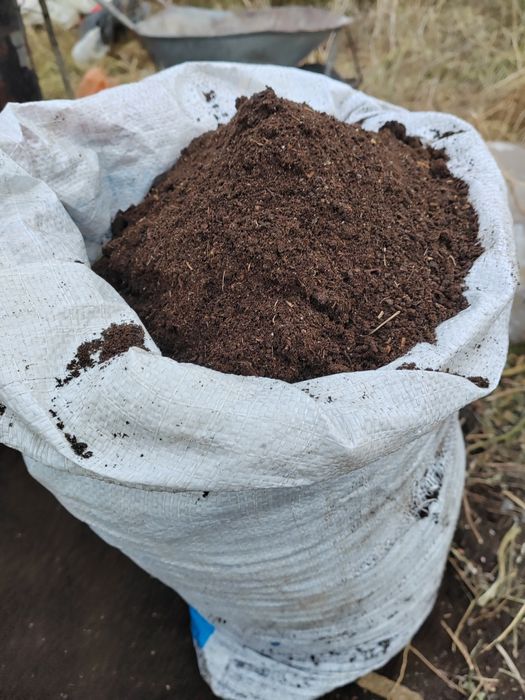 Продаю биогумус.