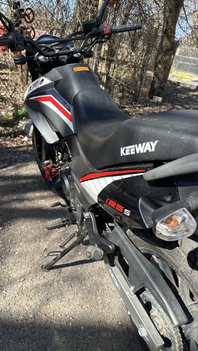 Motocicleta Keeway TX 125 SM