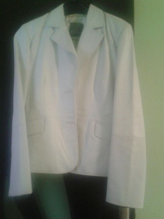 Sacou piele alb superb