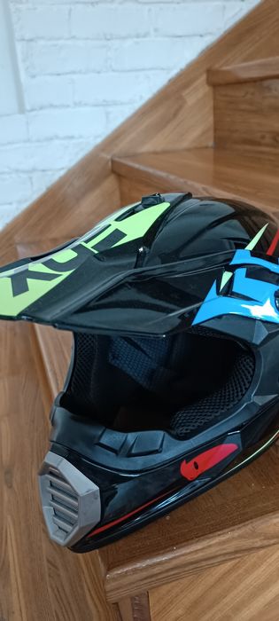 Шлем  эндуро, кросс, bmx