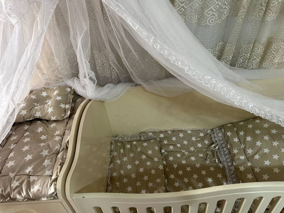 Десткая кроватка новая