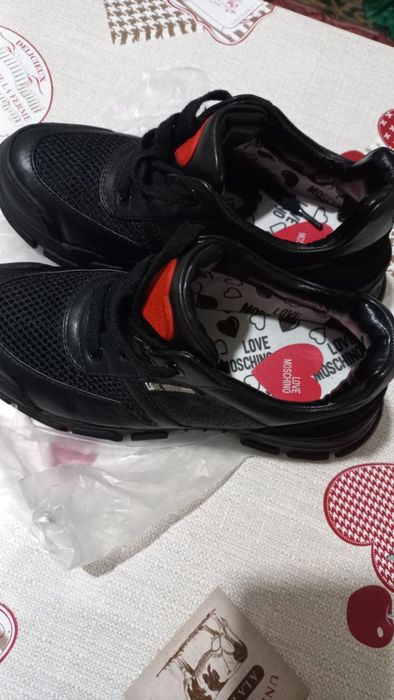 Дамски черни маратонки