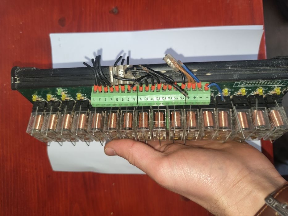 Modul releu Cabur XR161E24 – 16 canale, 24V DC, 16A