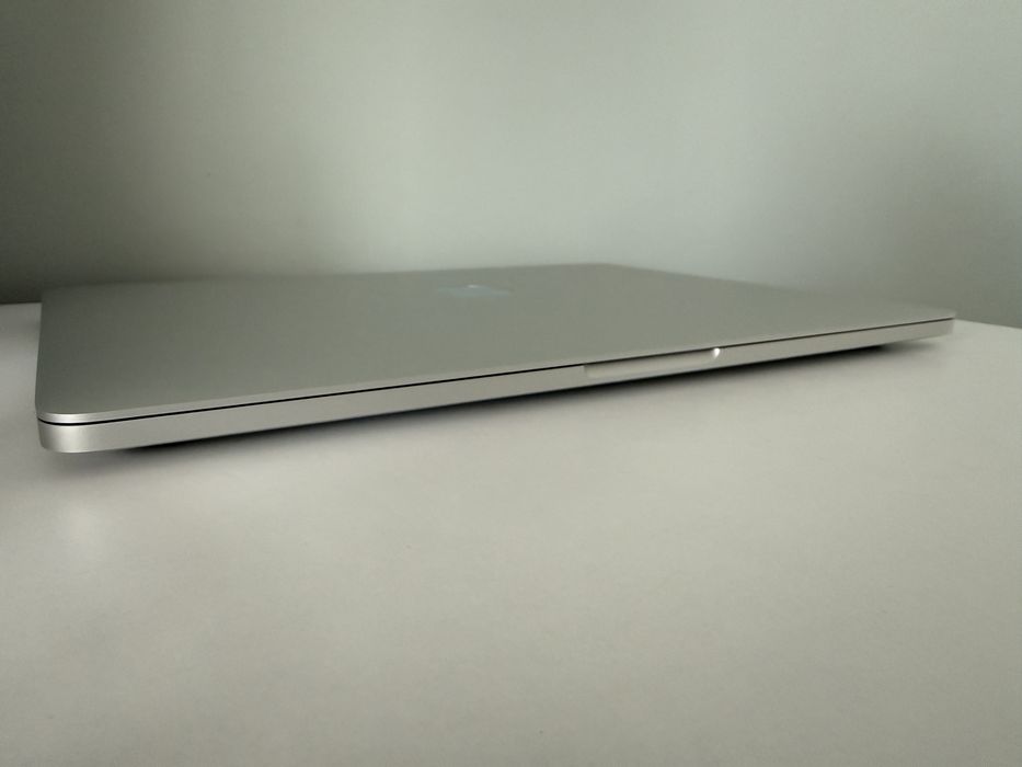 MacBook Pro 2020 M1 chip, 13-inch 8 GB/256