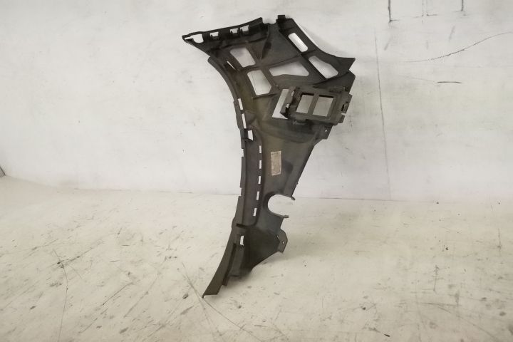 Ляв преден държач на броня Оригинален В добро състояние AMG Мерцедес-Б