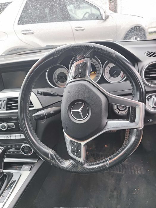 Мерцедес C 250 CDI 204 коня На Части седан авангард W204