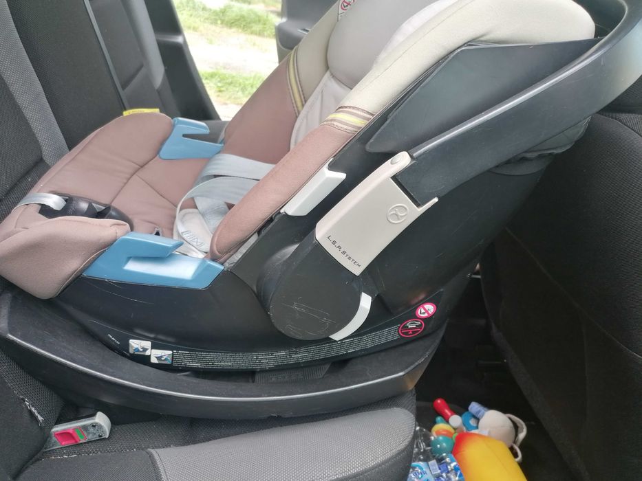 Cybex Aton 3 кош за кола с база