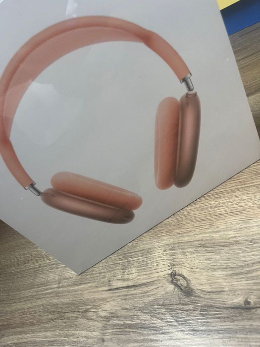 Apple AirPods Max оранжеви
