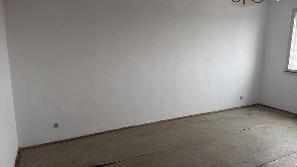 Proprietar -Apartament 3 camere decomandat  Zona Vlaicu , central