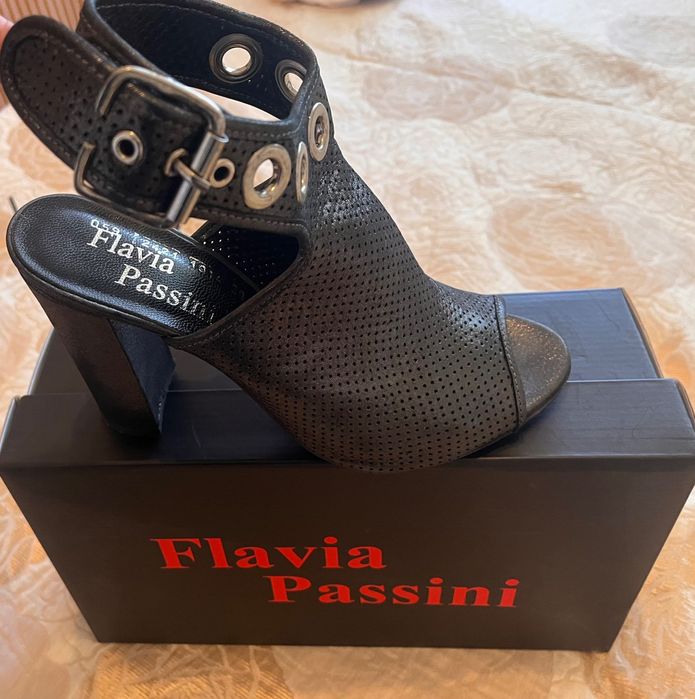 Дамски сандали естествена кожа