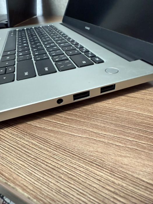 Продаётся ноутбук  Huawei Matebook D15