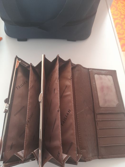 Кошелёк кожаный.