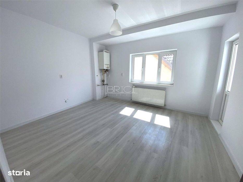 Birou spatiu, 20mp, cu Parcare si balcon, zona Avram Iancu