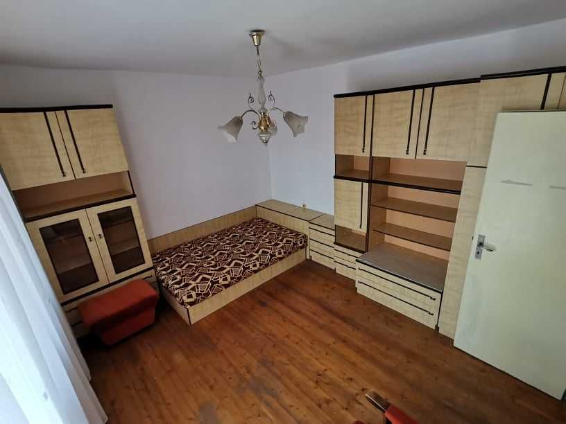 Дава се под наем Тристаен апартамент в Бургас, Възраждане - 100 кв.м за 204 € - Снимка #2