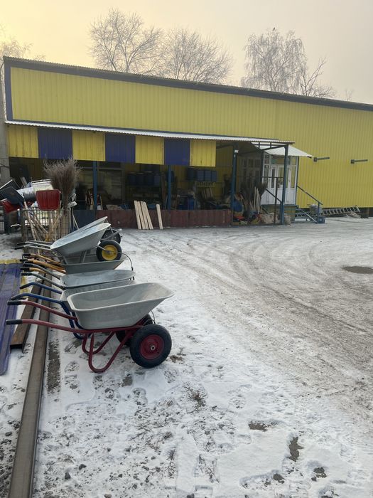 Тачки садовые .Стоительные тачки .Дачный инвентарь