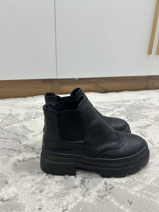 Продам зимнию обувь