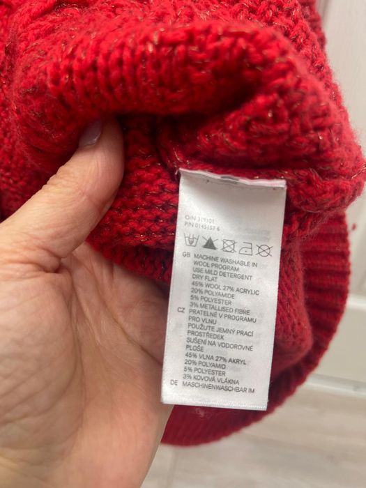 Pulover rosu , 45 % lana
