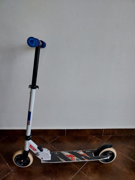 Vând trotineta copil
