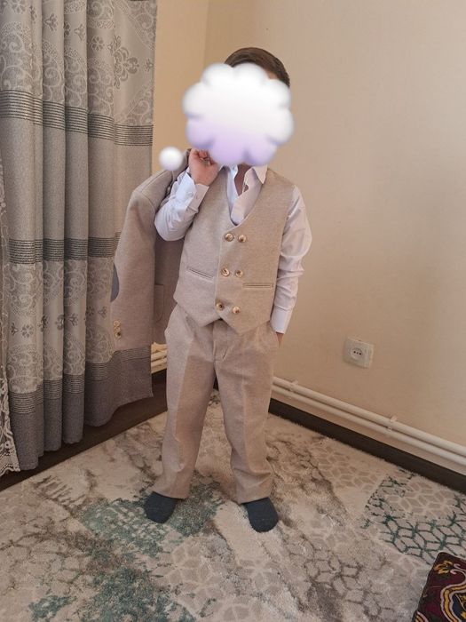 5 yoshlardagi bolalar uchun kastyum shim sotiladi