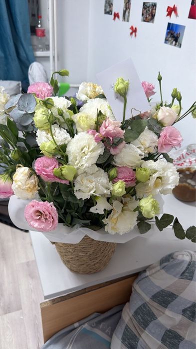 Продам букет цветов в корзине