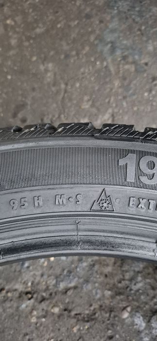 4 anvelope M+S  Semperit 195/55/20.Pretul este pe bucata.