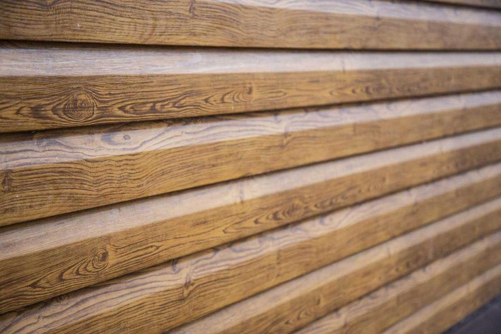 Металлосайдинг под текстуру дерева