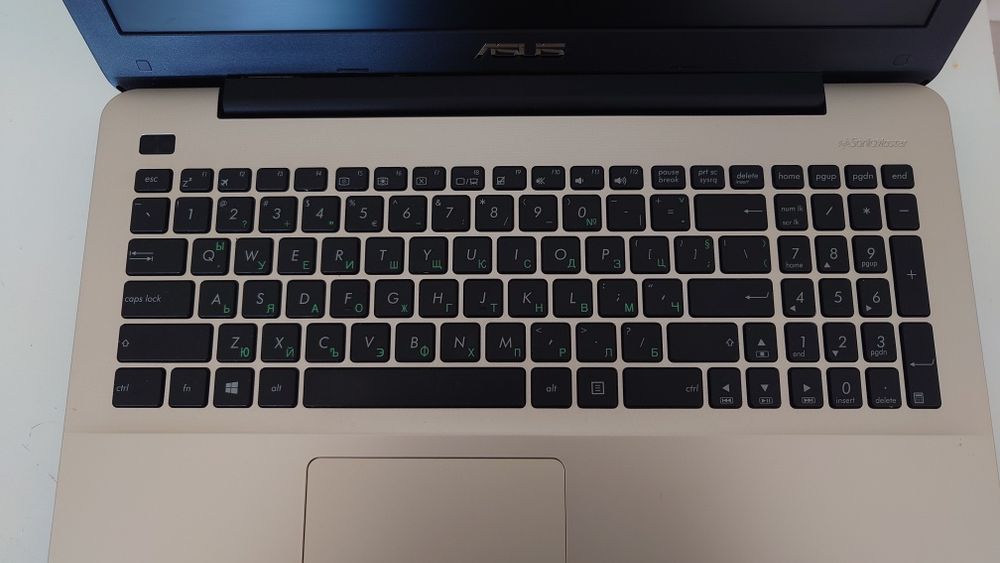 Продавам лаптоп ASUS K555L - отлично състояние