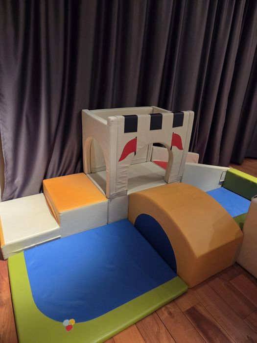 Детски центр, playground, естествена кожа