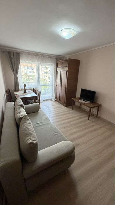Inchiriez apartament 3 camere