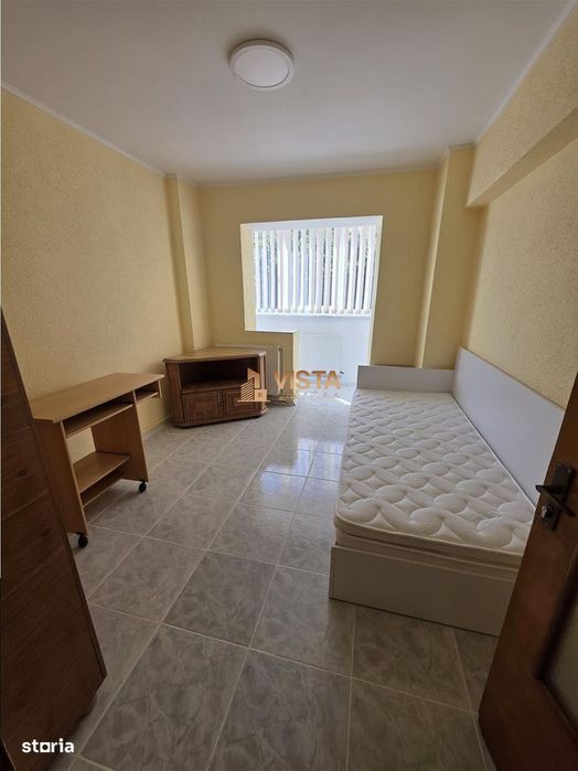 Apartament 4 camere, zona Racadau