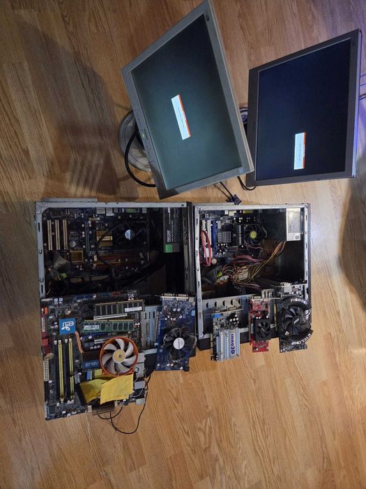 Lot Componente PC Retro + 2 Monitoare Philips - 200 lei TOTUL