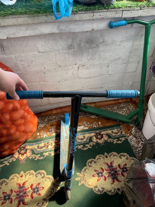 Продам самокат почти новый 2 шт