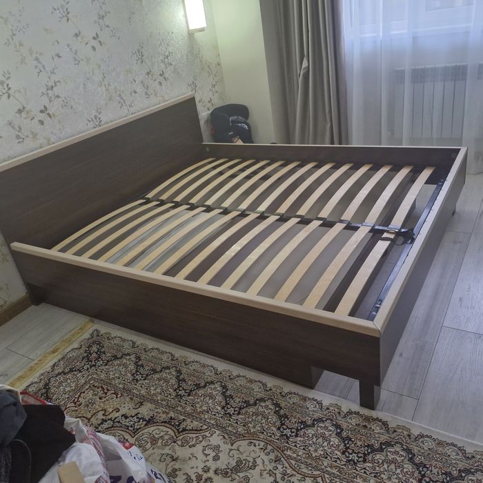 Продам двухспальную кровать