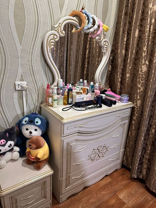 Продам спальный гарнитур