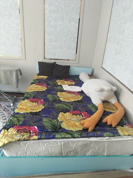 Продам кровать с матрасом